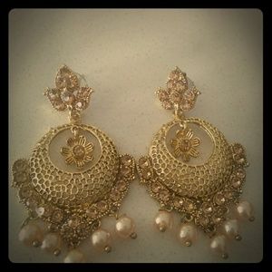 Beautiful party wear ear rings!!